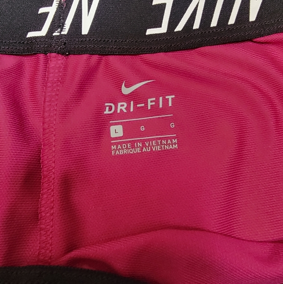 Women's Nike Tank and Shorts Bunde size L - Picture 4 of 10